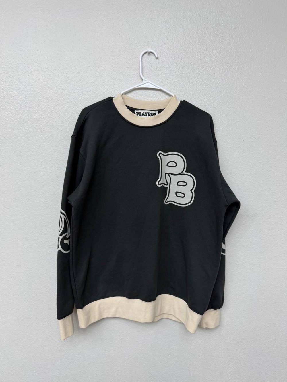 Playboy by PacSun Men’s Graphic Crewneck Sweatshirt Black Beige Oversized